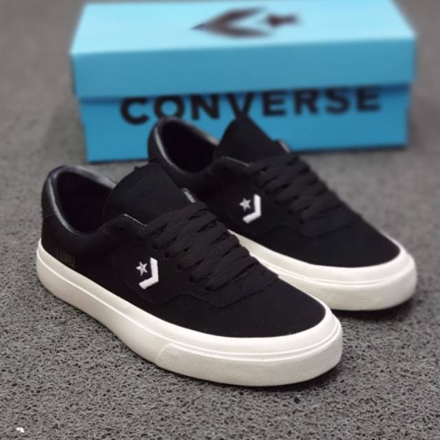 converse slip on 43