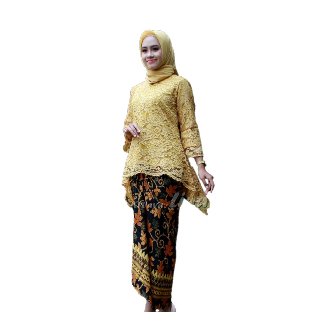 Magda Stelan kebaya batik blouse and Jumbo wrapped skirt 3L-5L