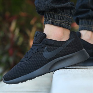 nike roshe full black