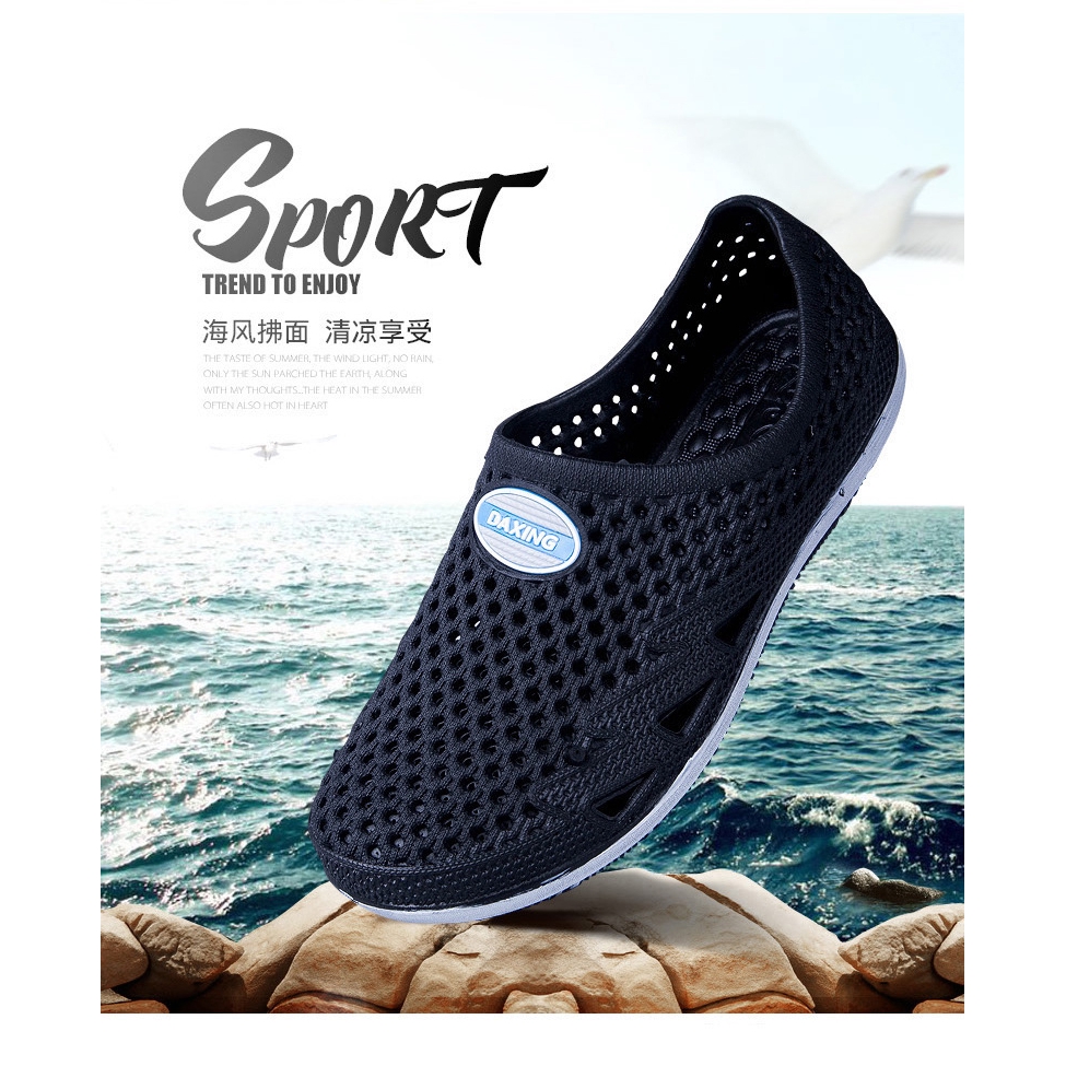 crocs men's water shoes