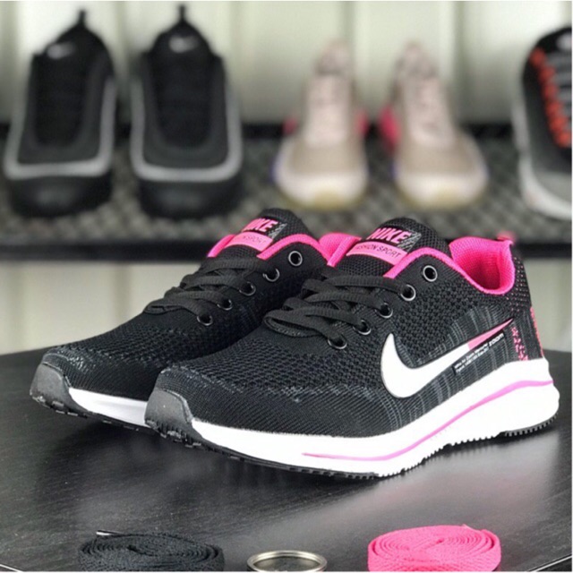nike flyknit black and pink