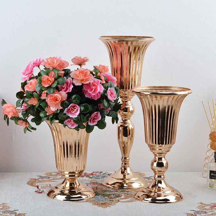 European Style Luxury Wedding Flower Vase Wedding Flower Vase Metal Vase Holders Iron Golden Flowers Vase Holder Wedding Ceremony Decoration home decor Wedding Decoration home decor Wedding Party Decoration Candleholder Candelabra