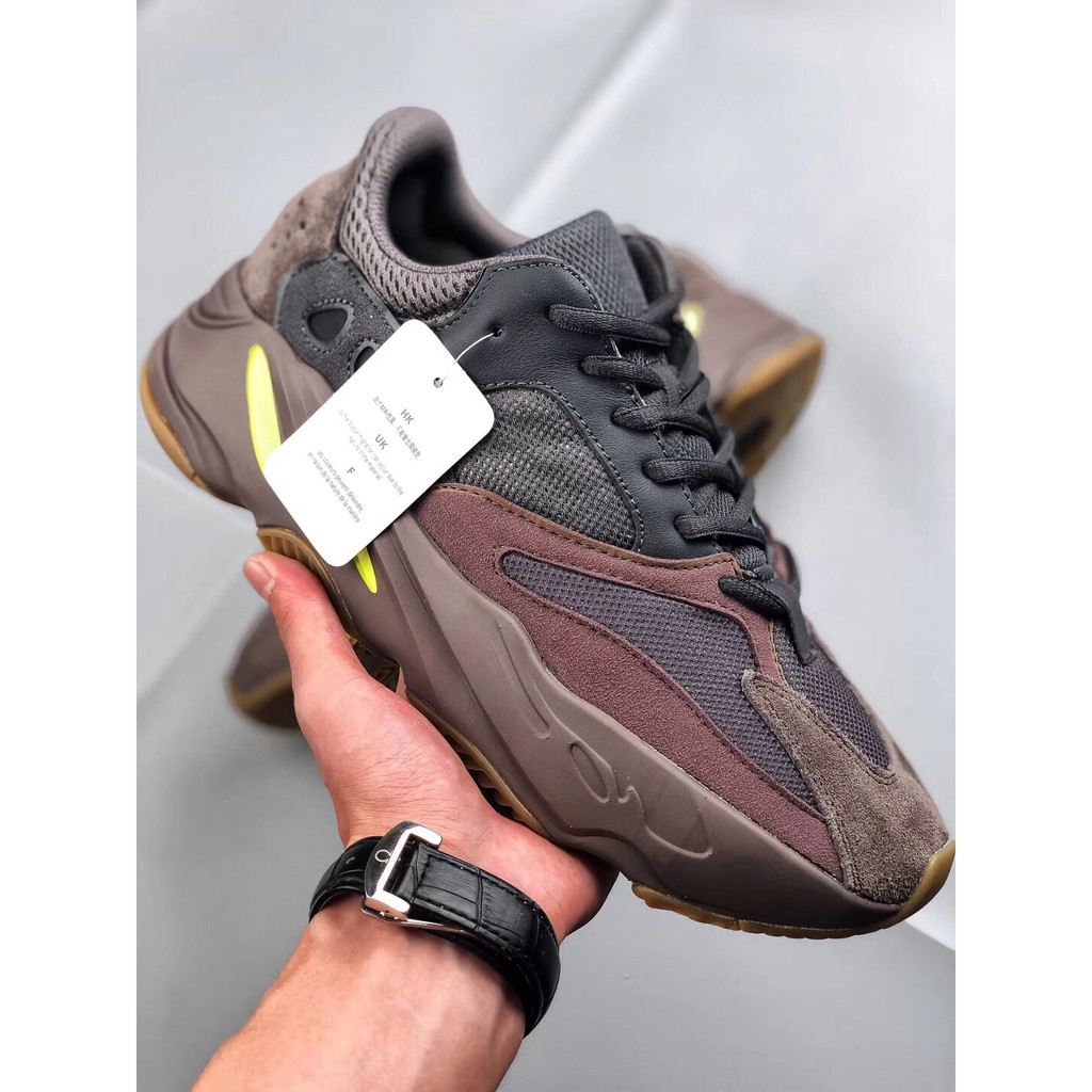 yeezy boost 700 color mauve