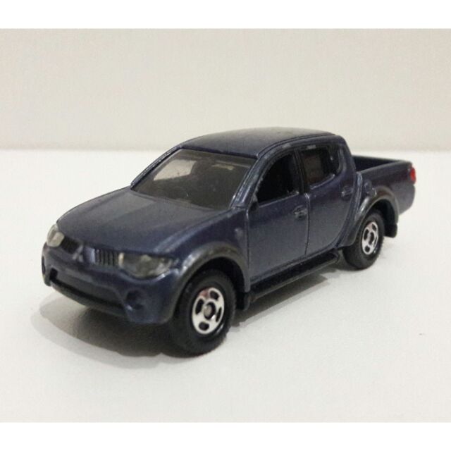 tomica mitsubishi triton