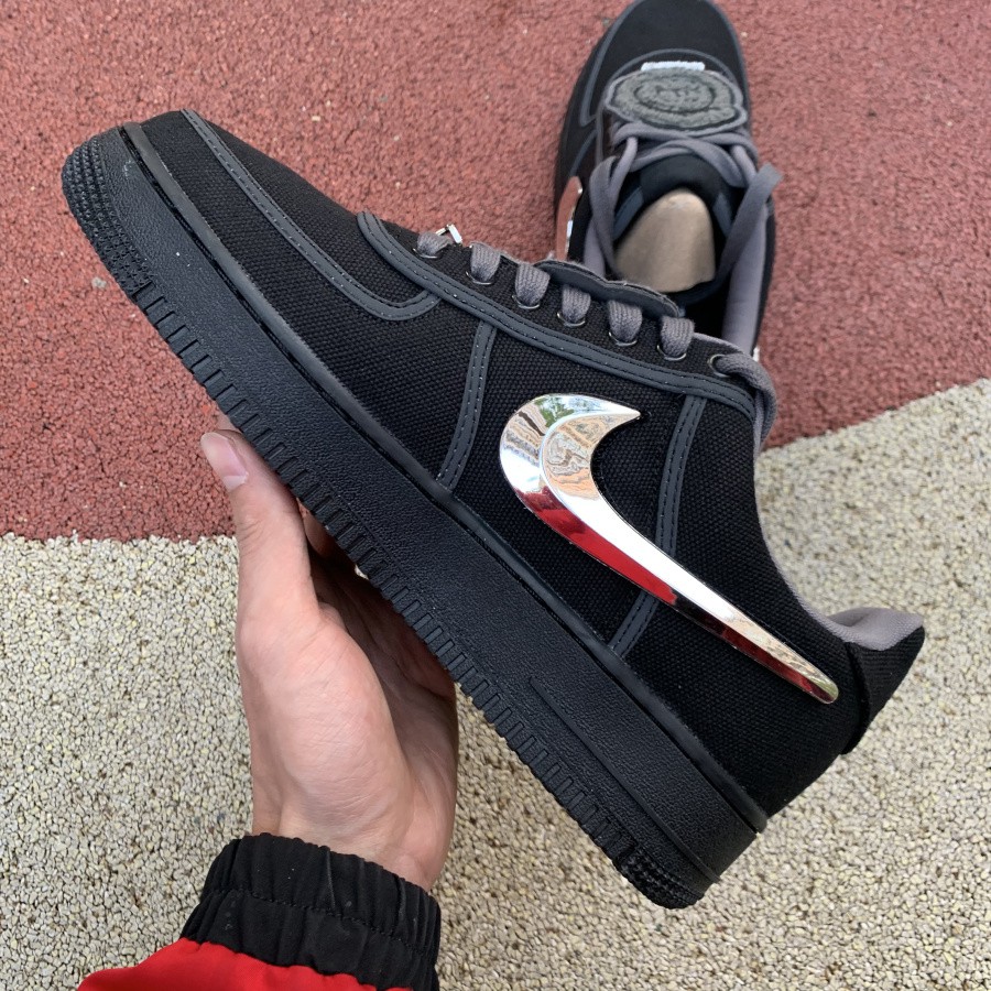 black travis scott af1