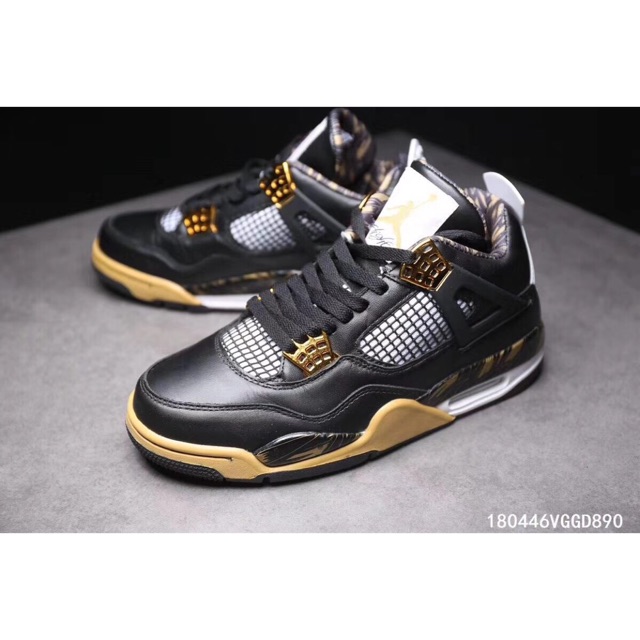 aj4 royalty