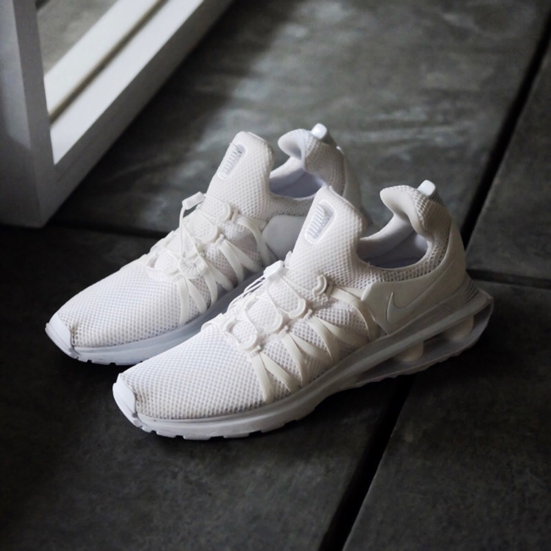 nike gravity shox white