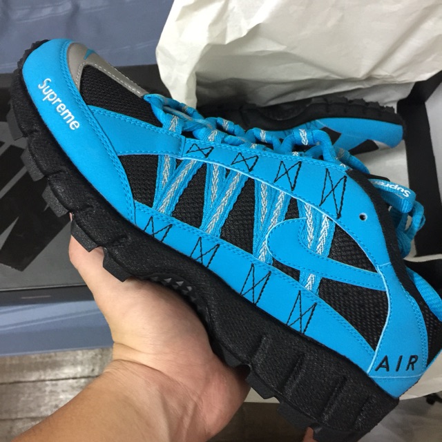supreme x nike air humara 17