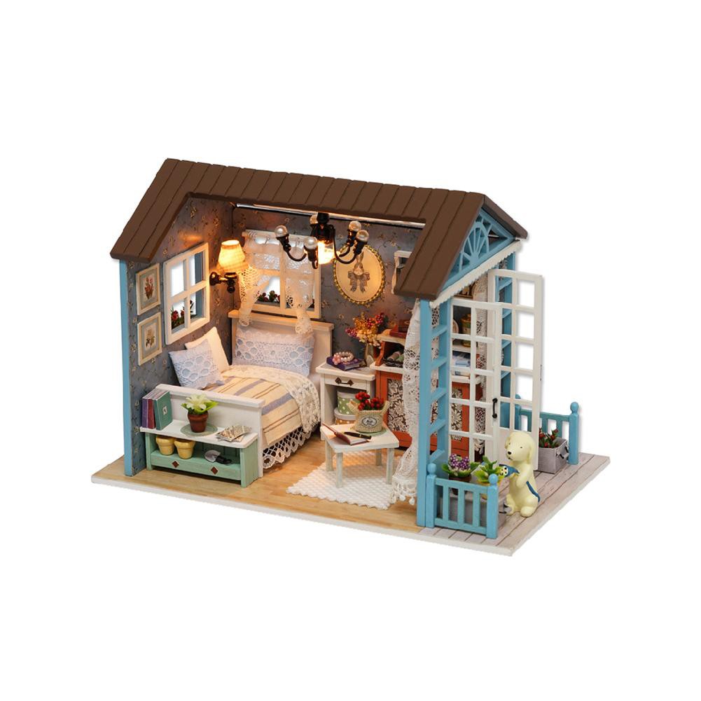 mini dollhouse