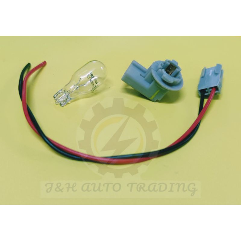 PERODUA MYVI,VIVA,ALZA,TOYOTA THIRD BRAKE LIGHT T15 / T10 BULB SOCKET