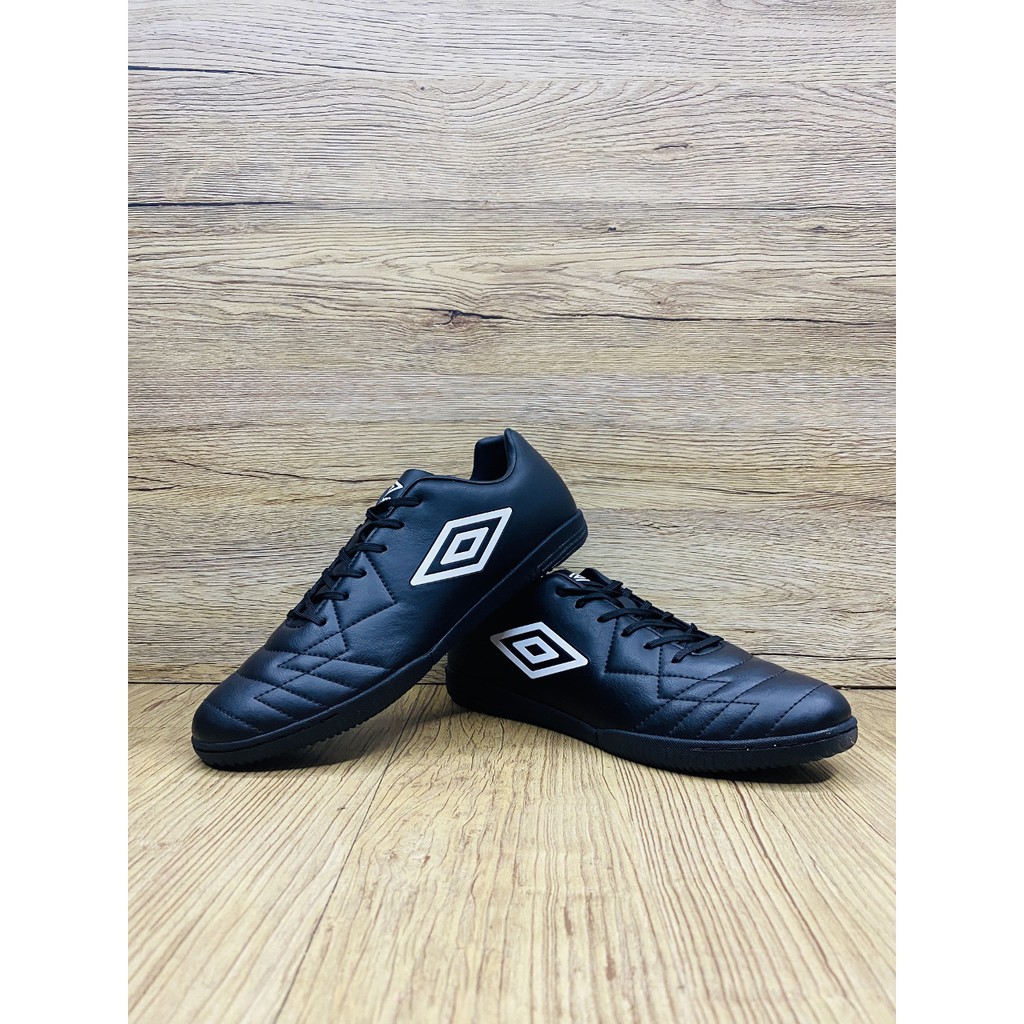 umbro futsal shoes