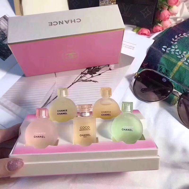 Chanel Limited Edition 5 in 1 Perfume Travel Set For Her