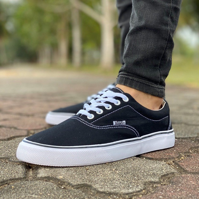 kasut vans era