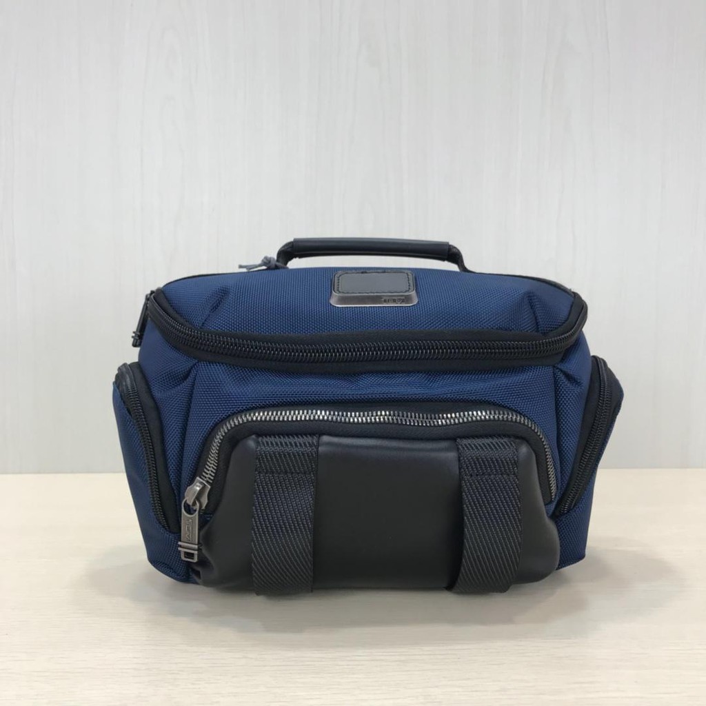 tumi waist bag