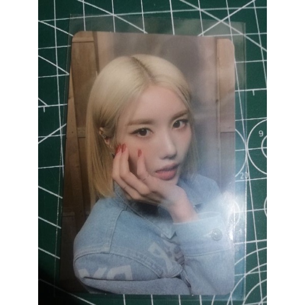 izone one-reeler photocard | Shopee Malaysia