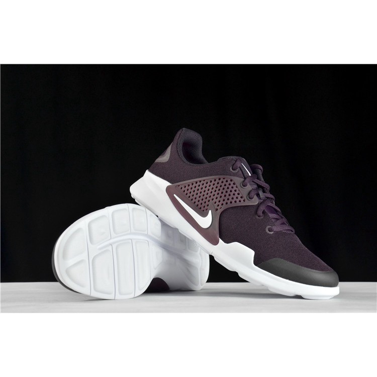 nike arrowz sneakers white