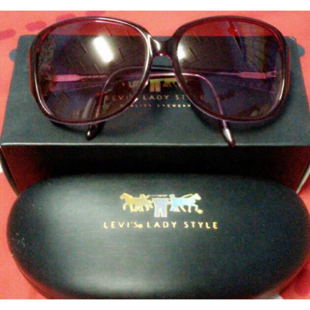 levis sunglasses price