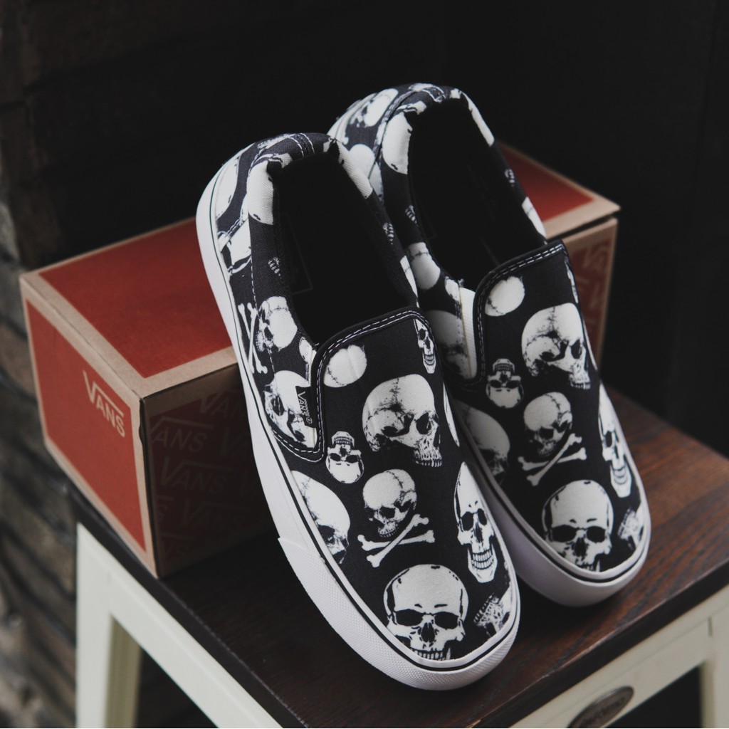 skull slip on sneakers