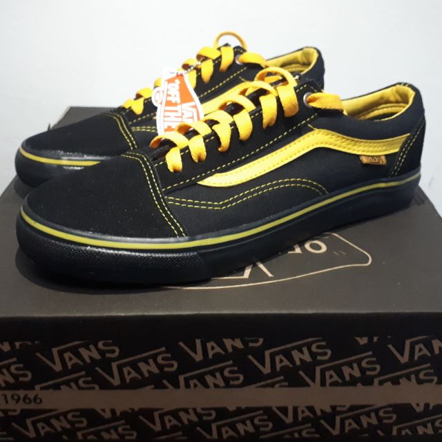 black and gold vans old skool