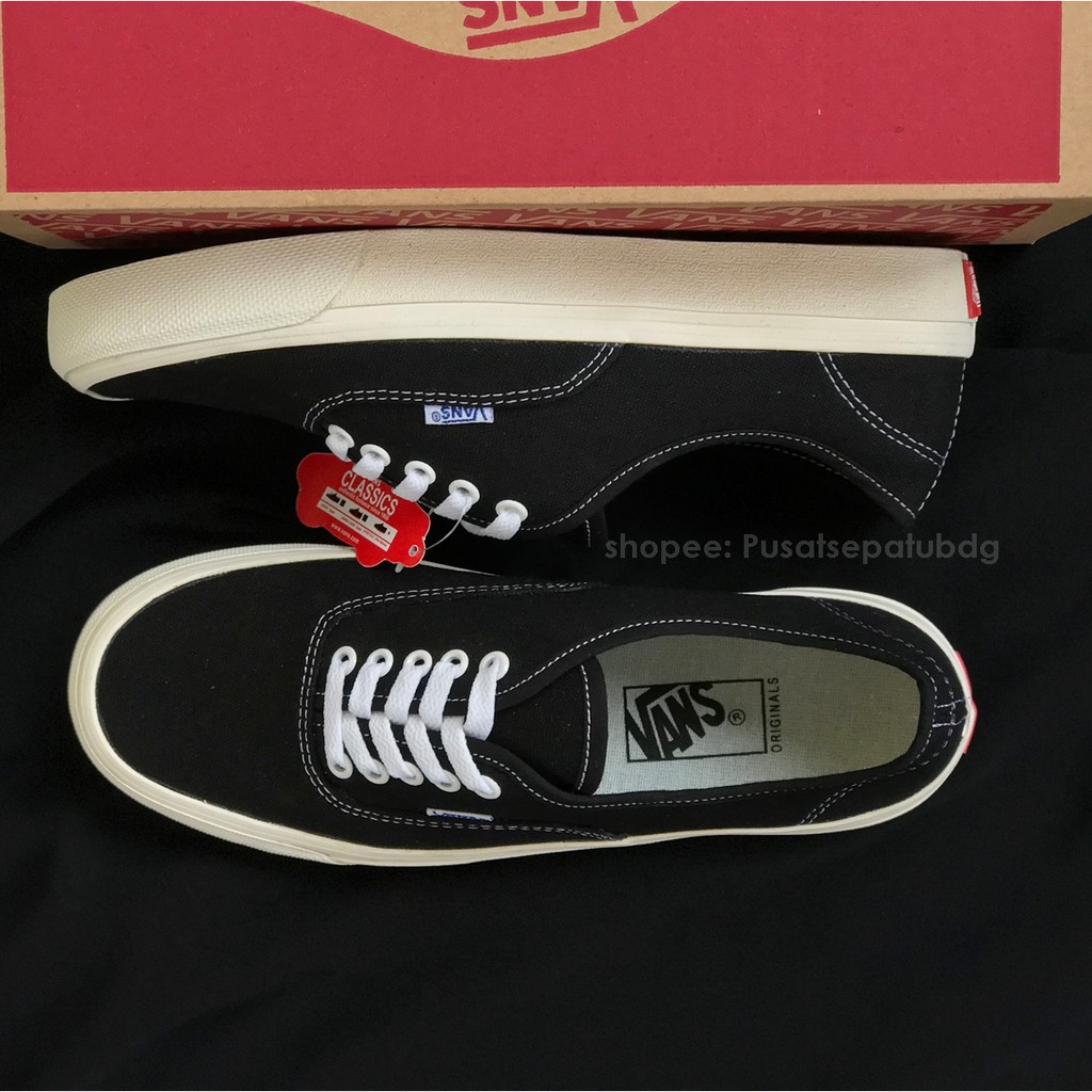 vans authentic black white waffle dt