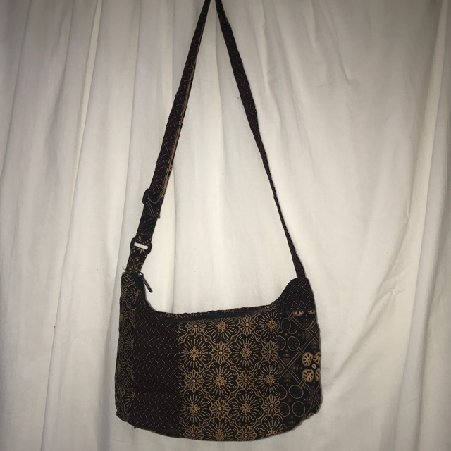 sling bag batik