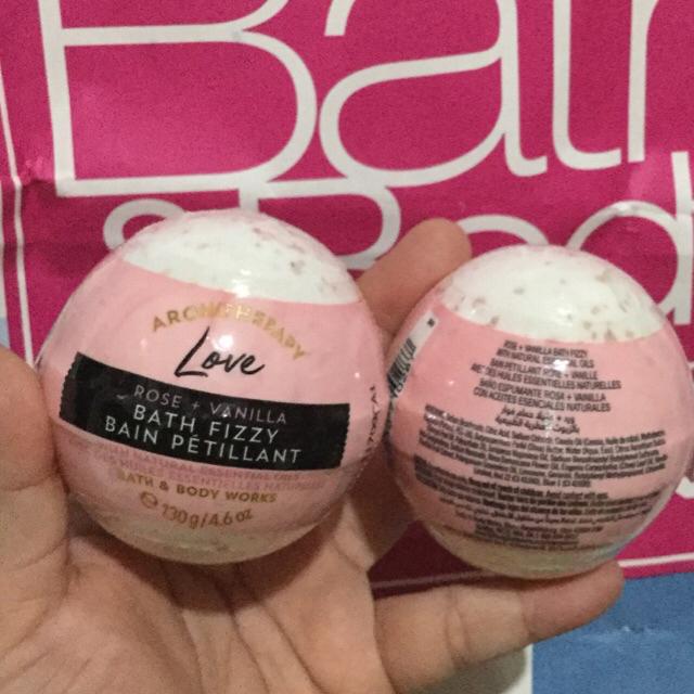 does bath and body works sell bath bombs