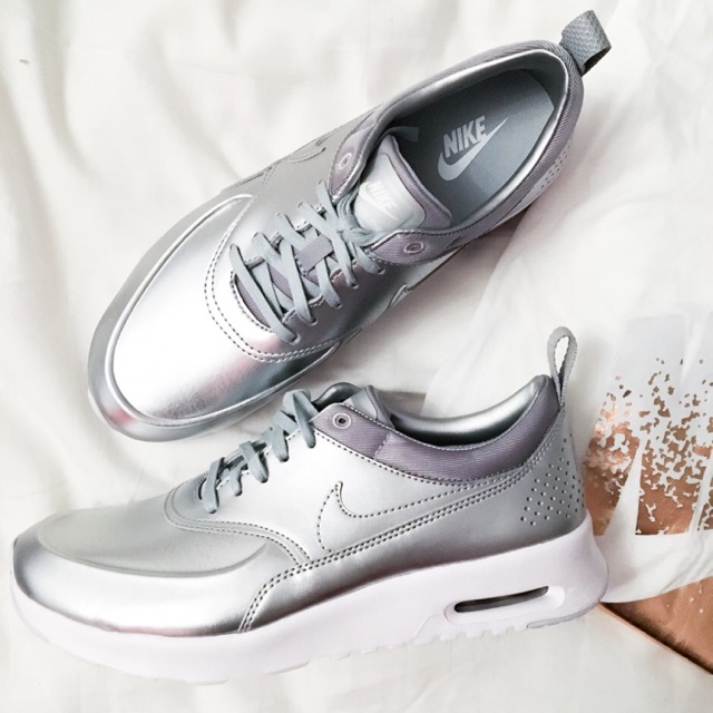 nike air max thea metallic silver