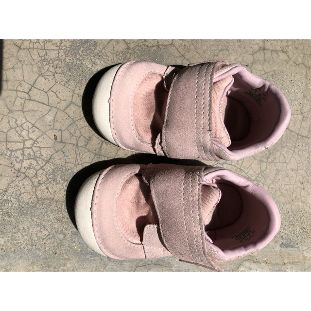 stride rite soft sole baby shoes