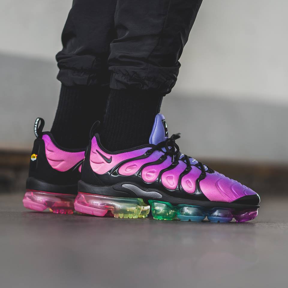 multicolor shoes nike