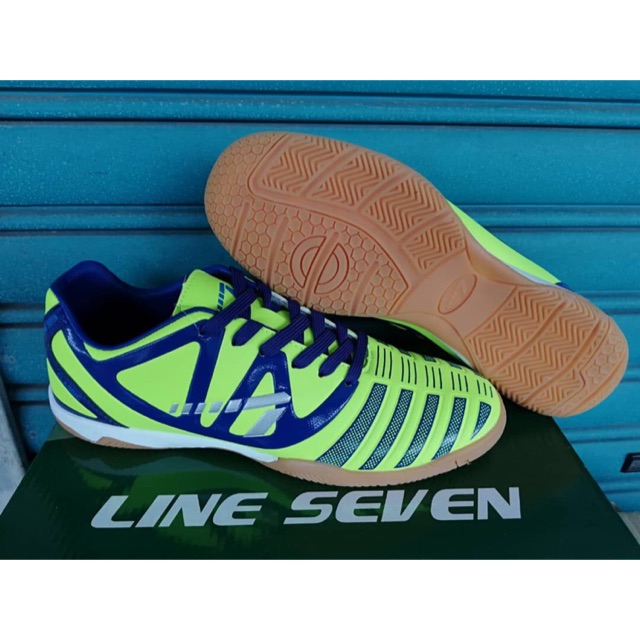 kasut futsal line 7