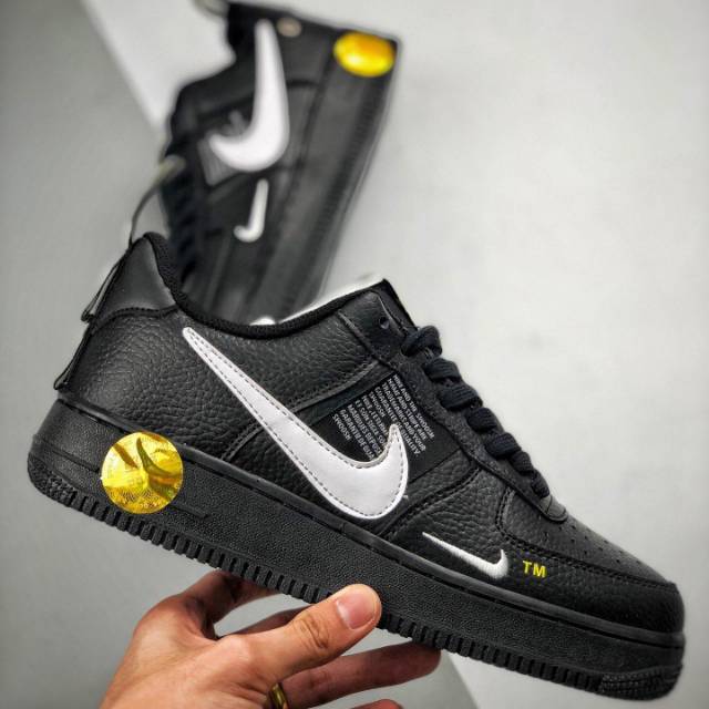 nike black school shoes with laces