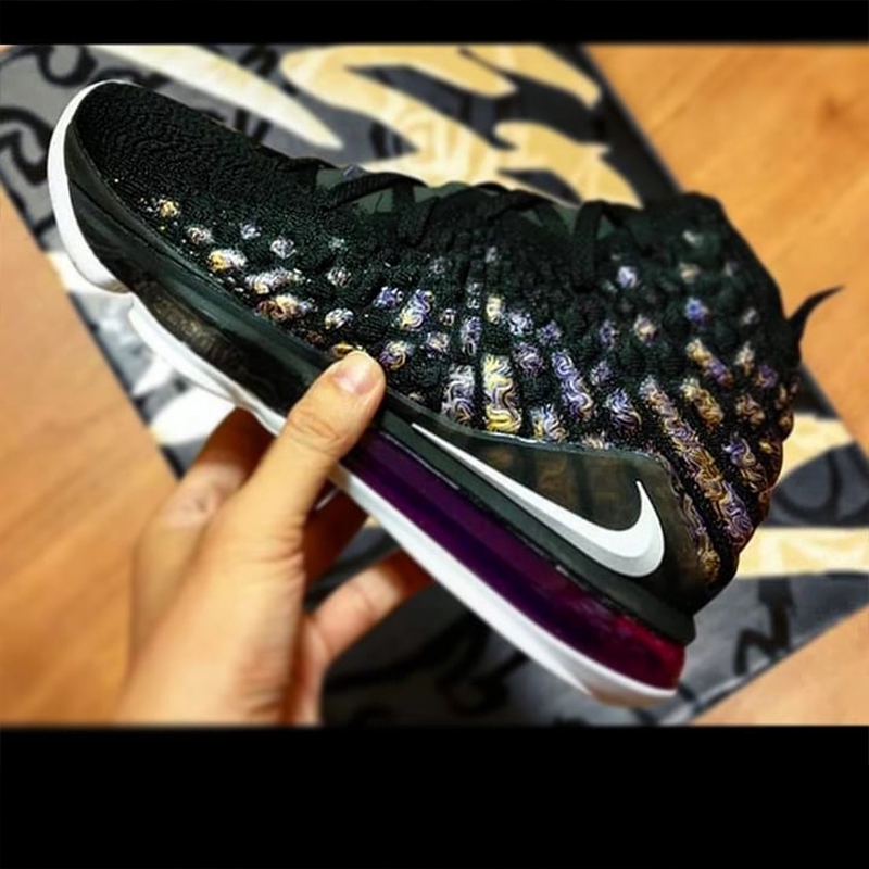 lebron lakers shoes 17