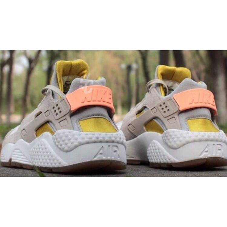 nike huarache camel