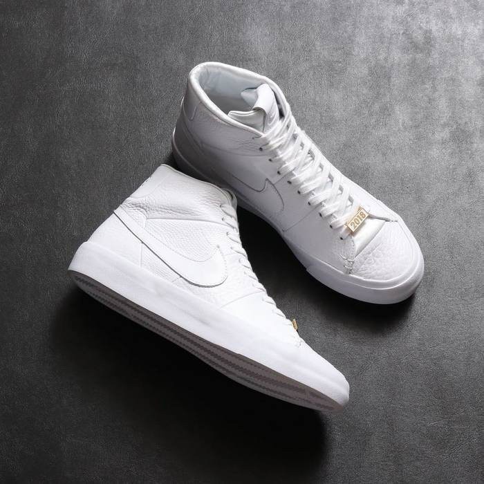 nike blazer royal white out