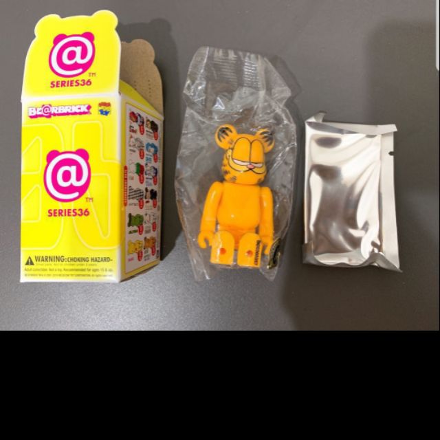 garfield bearbrick 100