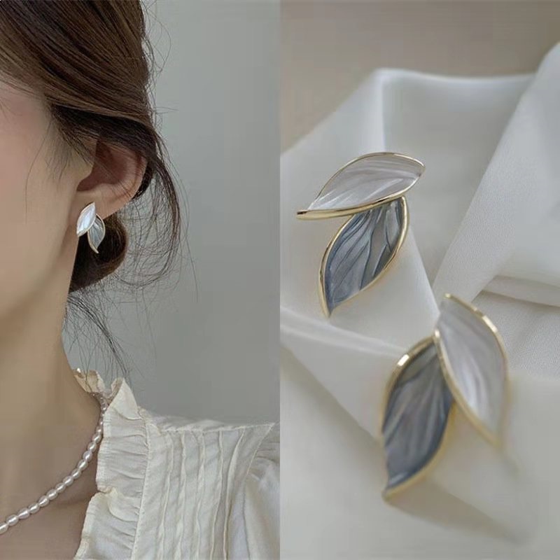 S925 Silver Needle Super Fairy Leaf Earrings Women's new simple and cold wind niche design sense online celebrity Earrings