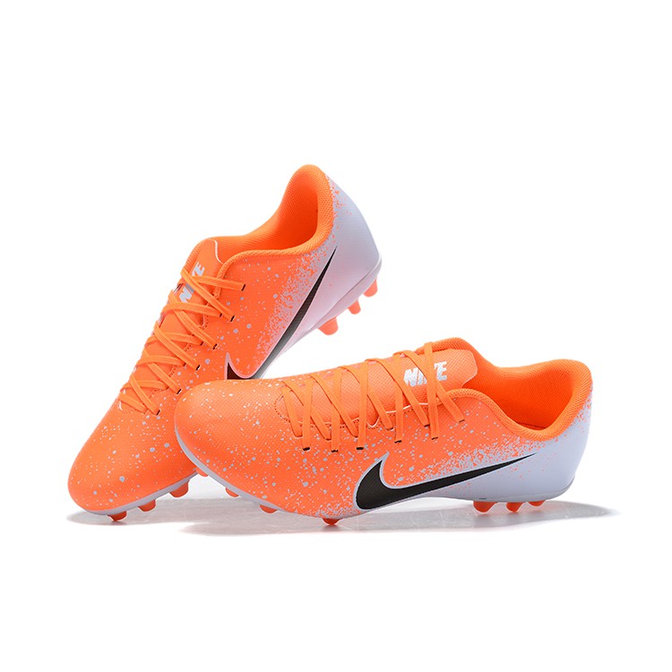 low top soccer cleats