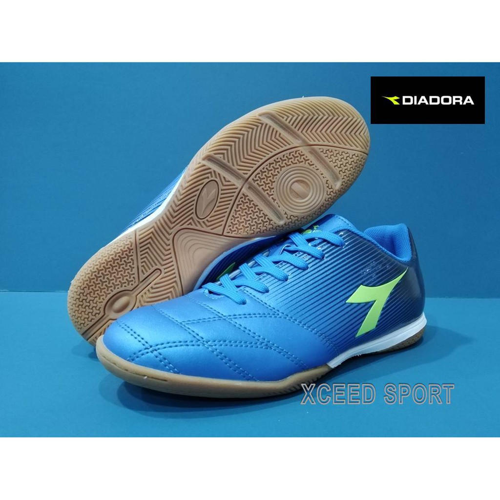 diadora futsal shoes