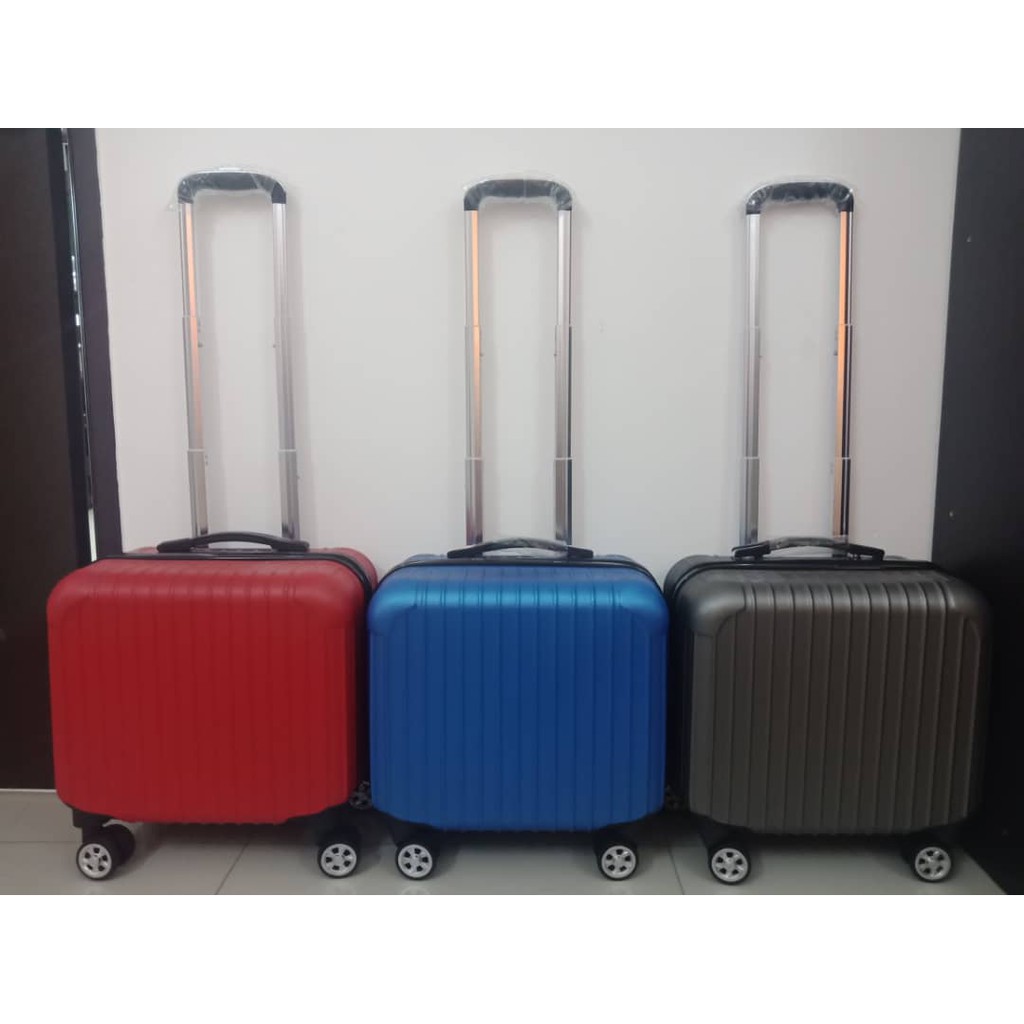 18 inch luggage with wheels