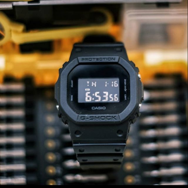 g shock 5600 blackout