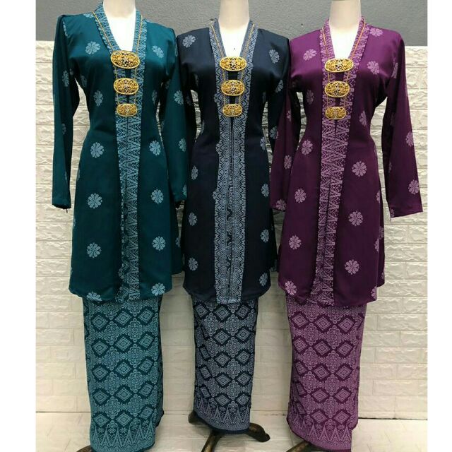 Trend Kebaya Kancing Belakang, Terbaru!