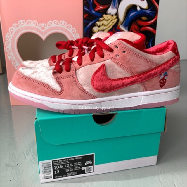 sb dunk low strangelove box