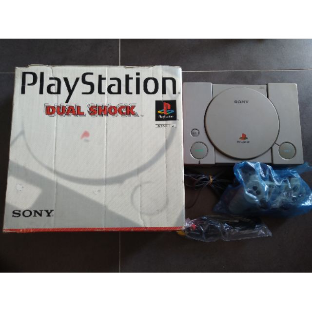 playstation 1 in box