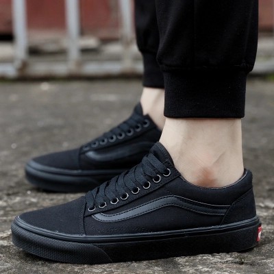 all black vans