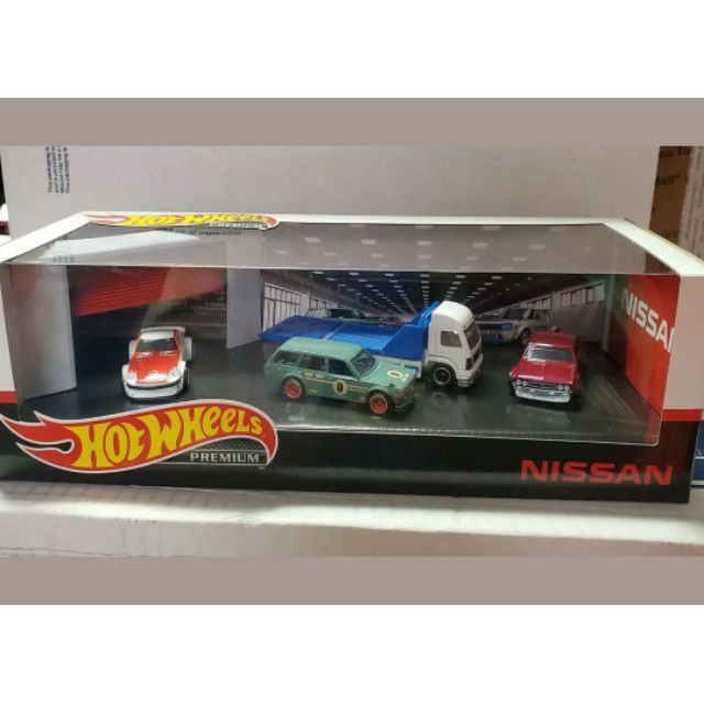 hot wheels premium nissan garage