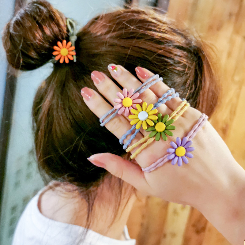 Rubber band flower ring