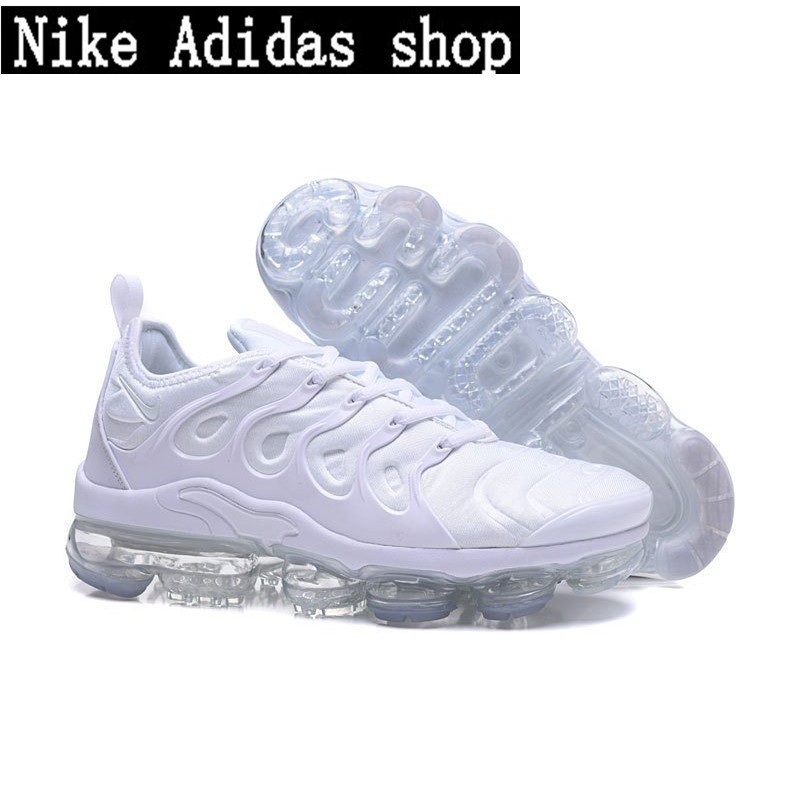 all white vapormax