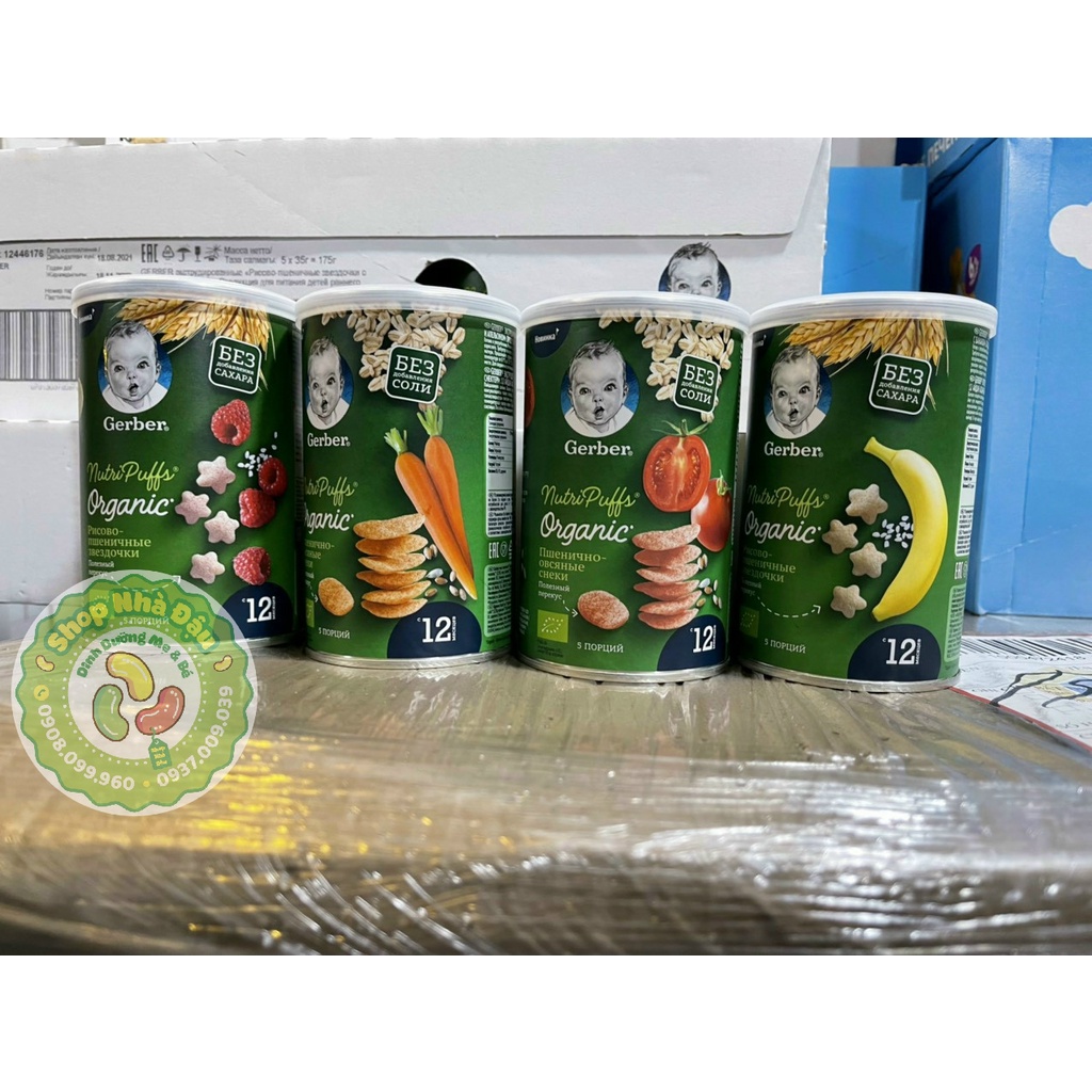 Organic Gerber snacks in star shape, delicious fruit flavor
