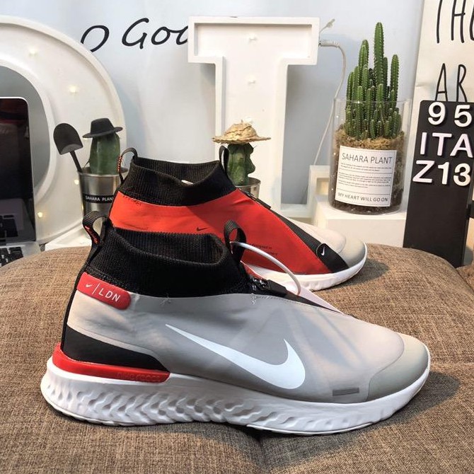 nike react sock