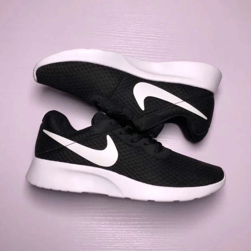 Nike tanjun best sale black white original